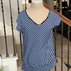 Eddie Bauer V neck tee